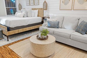 Iron/ironing board, free WiFi, bed sheets - Couples Retreat ~ 1 min to Beach~ Pool, Bikes (Inlet Beach)