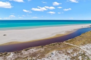 Una playa cerca