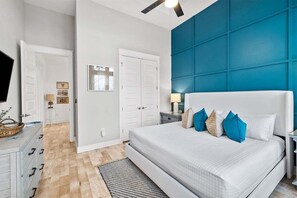 3 bedrooms, desk, iron/ironing board, free WiFi - Golf Cart~ Heated Pool~ Bikes ~ 5 min to Beach! (Inlet Beach)
