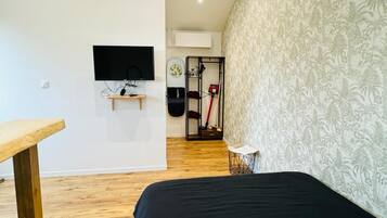 1 habitación, tabla de planchar con plancha y acceso a internet