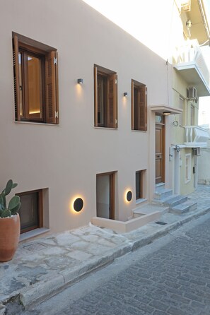 Exterior detail - Siroa Mystic - A chic nest in the heart of Hermoupoli (Ermoupoli)