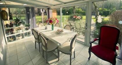 Maison de Campagne Dans un Cadre Verdoyant Arboré de Chènes Centenaires