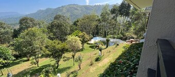 Castle Vallakalil Homestay, Luxury at a decient Price
