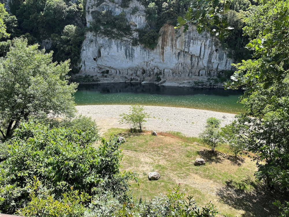 Prehistoric Lodge - Hôtel du Pont d'arc (Adults Only) by null