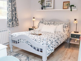3 habitaciones, decoración personalizada y muebles diferentes