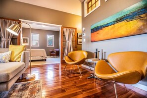 Smart TV, fireplace - Extraordinary Capitol Hill Home! (Salt Lake City)