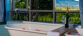 Imbogo Diners and Lounge