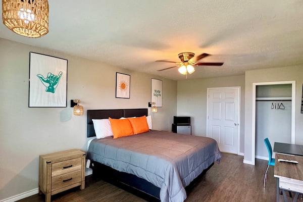 Standard Room | Individually decorated, individually furnished, desk, free WiFi