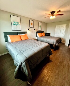 Habitación estándar doble | Decoración individual, mobiliario individual, escritorio y wifi gratis