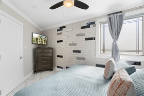 8 bedrooms, iron/ironing board, travel crib, free WiFi - 8 bdr,7 bath, Oasis Overlook! Pool,Spa,Putt Grn,Grill (Phoenix)