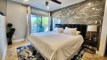8 habitaciones, tabla de planchar con plancha y cuna de viaje