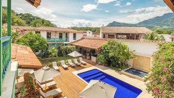 Outdoor pool, sun loungers