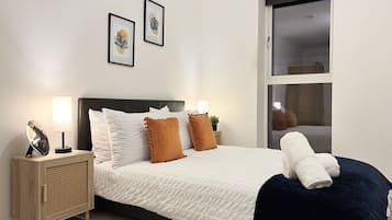 3 bedrooms, iron/ironing board, WiFi, bed sheets