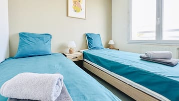 2 bedrooms, iron/ironing board, free WiFi, bed sheets