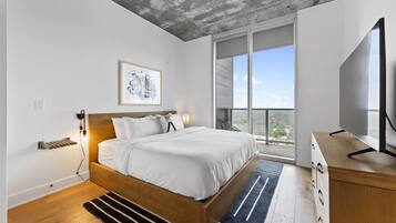 Luxury Condo, 1 King Bed with Sofa bed, Balcony, City View | 1 bedroom, hypo-allergenic bedding, individually decorated
