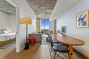 Dining room - 20th FL 1BR | Heated Pool | Gym | Bar | Balcony (Austin)