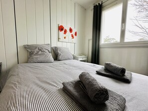 3 chambres, fer et planche à repasser, Wi-Fi gratuit