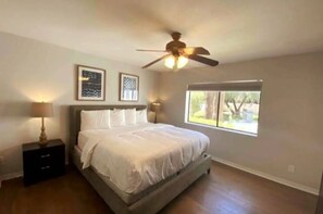 5 chambres, fer et planche à repasser, Wi-Fi, draps fournis