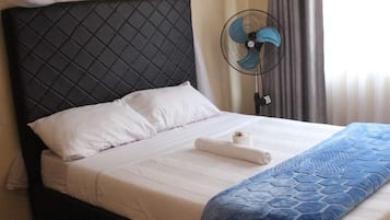 Executive Double Room | Blackout drapes, iron/ironing board, free WiFi