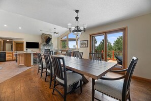 Dining - Largest Custer Lodge-Sleeps 22 (Custer)