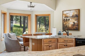 Interior - Largest Custer Lodge-Sleeps 22 (Custer)