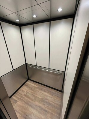 Interior - Riverview Apartment #21 (Baraboo)