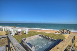 Tina de hidromasaje al aire libre