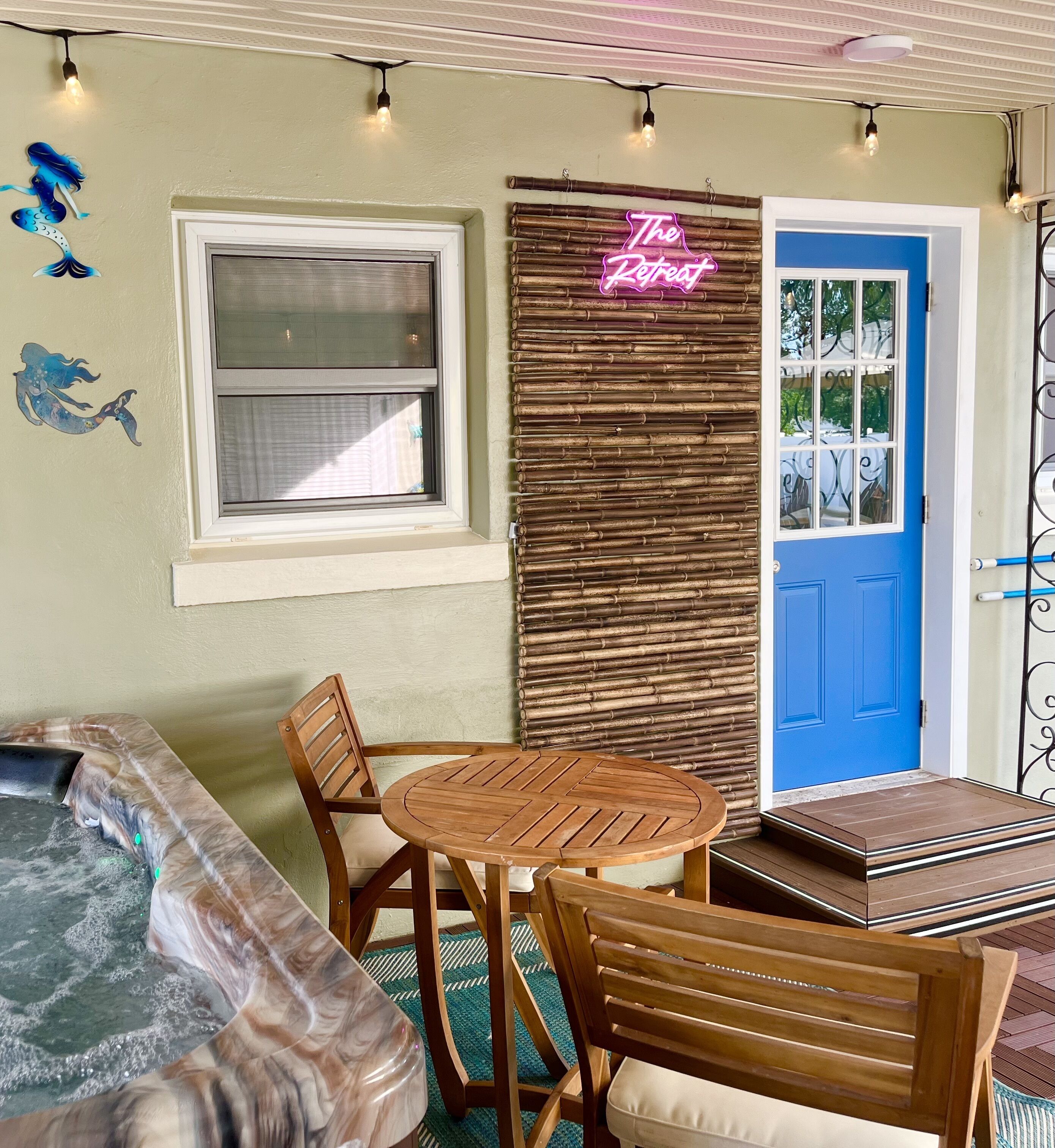 The Retreat - Heated Pool + Hot Tub + Outdoor Shower - 10 mins to Gulf Beaches!