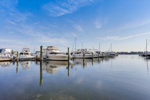 Marina - Lantana Condo w/ Balcony: 11 Mi to Palm Beach! (Lantana)