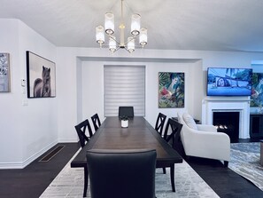 Dining - Brand New! Luxury Retreat!  (Barrie)