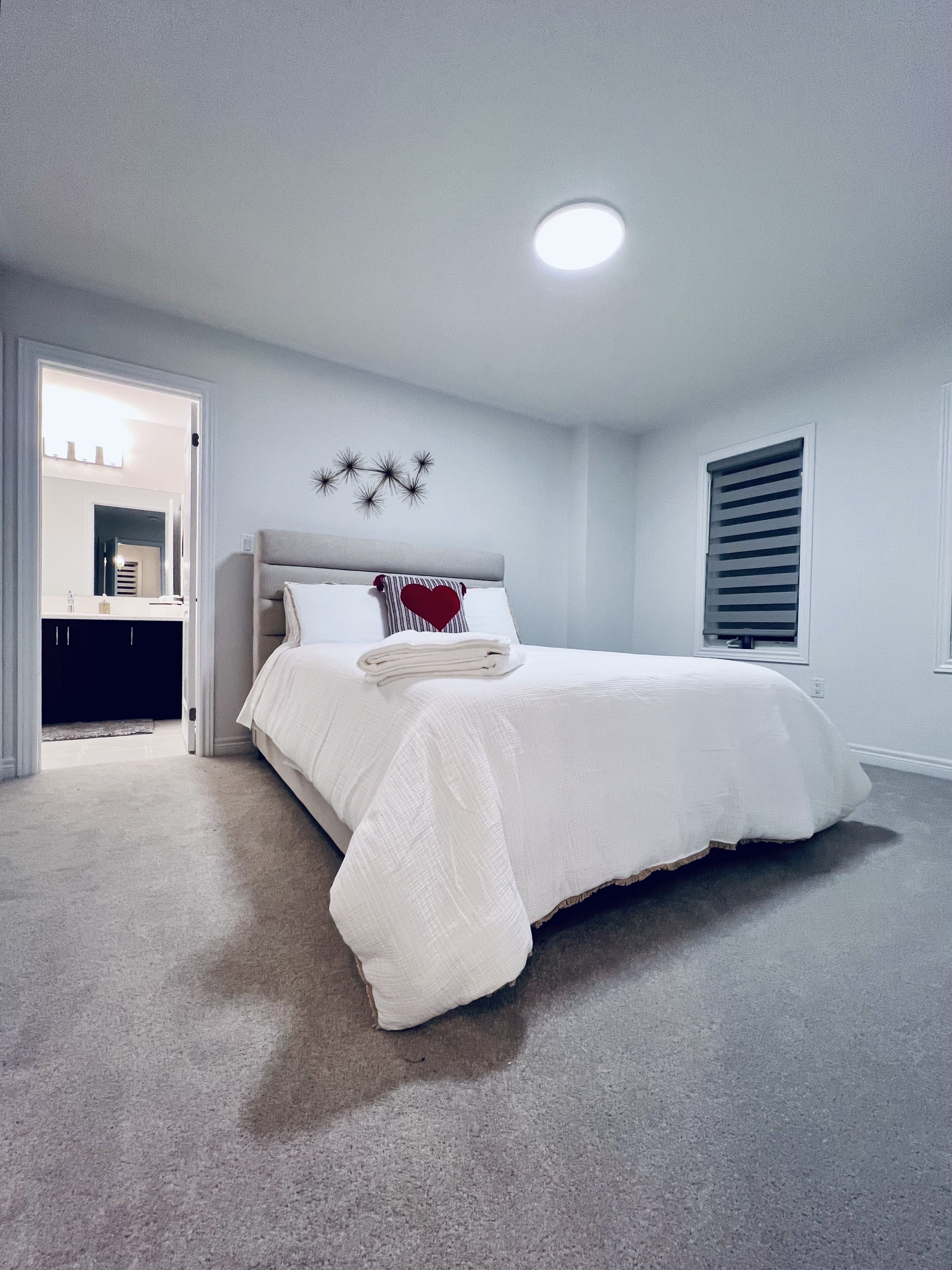 4 bedrooms, desk, iron/ironing board, free WiFi