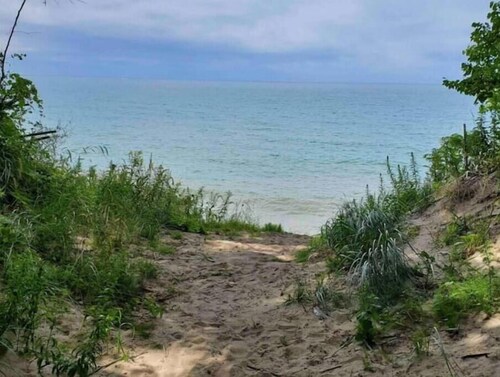 Quiet Grand Mere Coach House on Lake Michigan