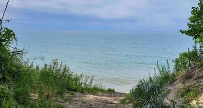 Quiet Grand Mere Coach House on Lake Michigan