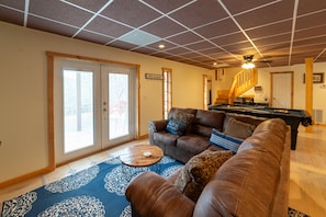 Smart TV, fireplace, video games, books