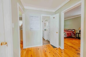 3 chambres, fer et planche à repasser, Wi-Fi, literie fournie