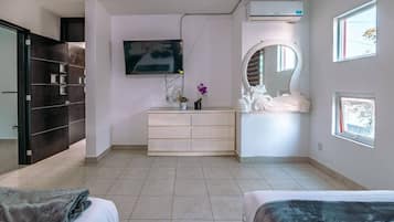 4 chambres, fer et planche à repasser, Wi-Fi gratuit, draps fournis