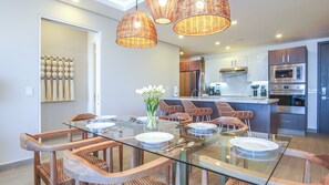 Apartamento panorámico, 2 habitaciones, vistas al mar | Restauración