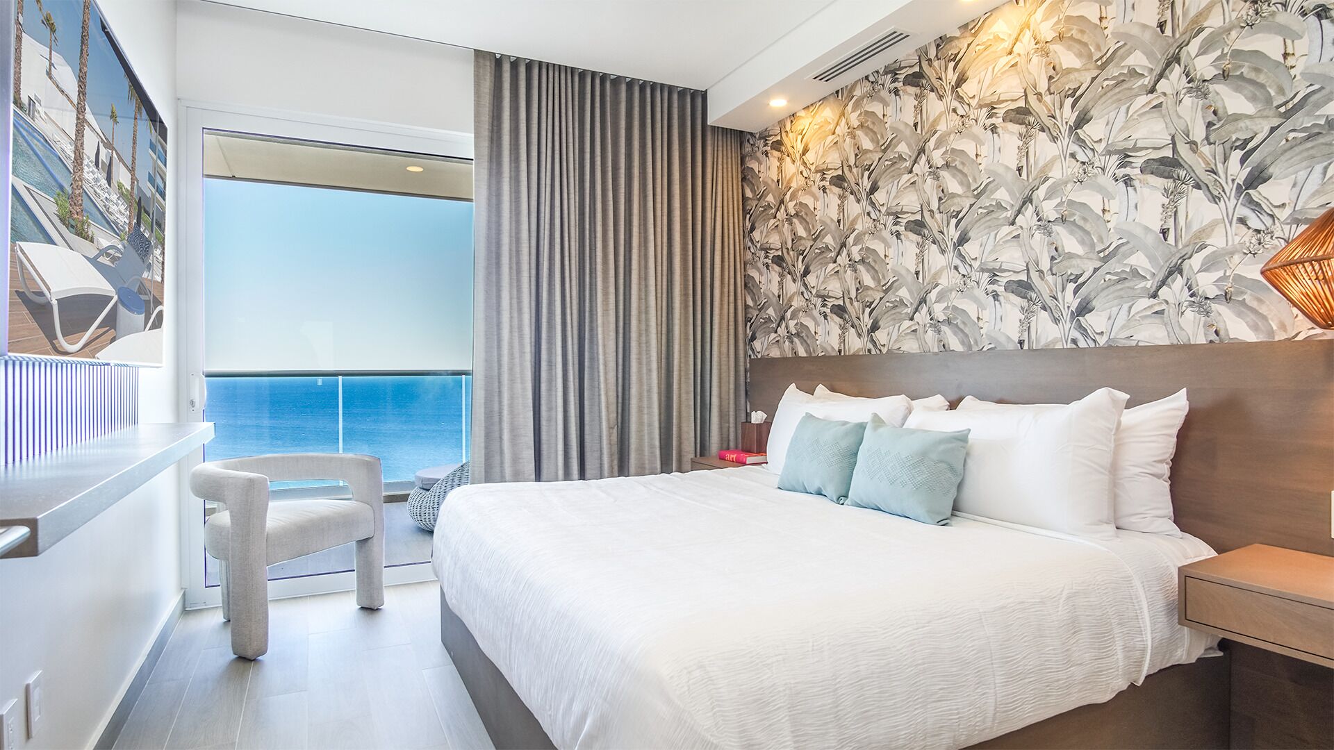 Panoramic Condo, 2 Bedrooms, Sea View | Premium bedding, down comforters, individually decorated
