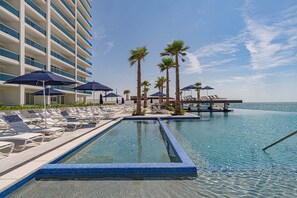 3 outdoor pools - Encantame Resorts (Puerto Peñasco)