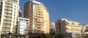 Vollga Currila Beach Promenade