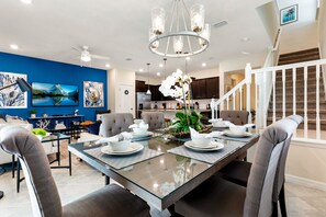 Dining - Luxury pool home at Solterra. Resort Pools, Waterslides, Clubhouse, Lazy River  (Davenport)