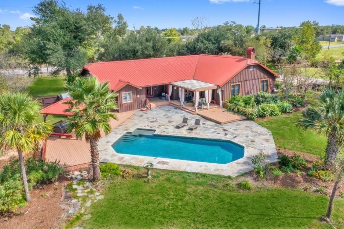 Cozy Ranch House with Pool