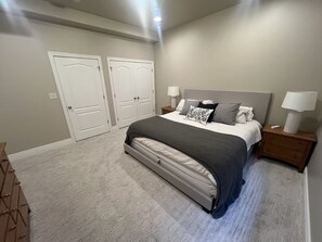 3 habitaciones, escritorio, wifi gratis y ropa de cama 