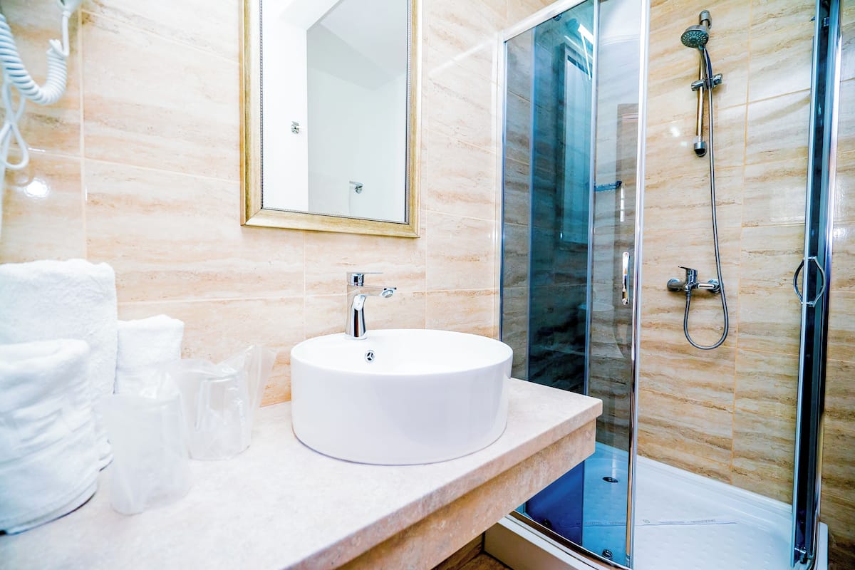 Bathroom | Free toiletries, hair dryer, towels, soap