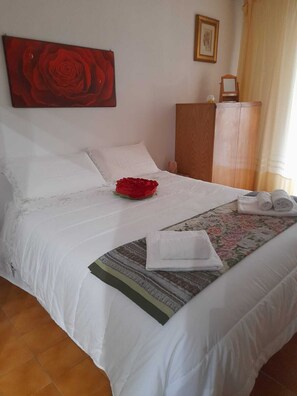 2 bedrooms, desk, iron/ironing board, WiFi - Dreamy Family Getaway Guest House Roma 2BR,2BA (Roma)