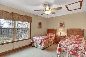 5 bedrooms, WiFi, bed sheets