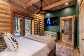 5 bedrooms, iron/ironing board, WiFi, bed sheets