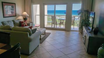 Smart TV, fireplace, offices