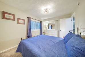 1 chambre, bureau, fer et planche à repasser, accès Internet
