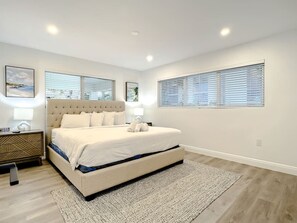 3 bedrooms, desk, iron/ironing board, WiFi